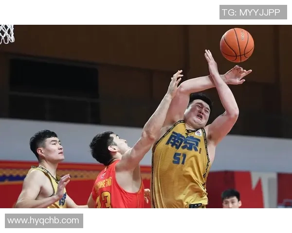 深圳篮球队荣登篮球团队协作排行榜第十名展现出色团队精神与默契配合